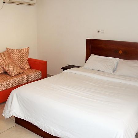 Bonabéri Manhantan Living מראה חיצוני תמונה
